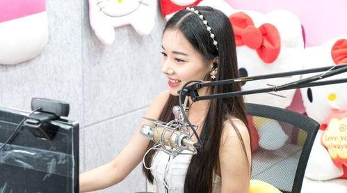 女网红皮衣爆料视频播放,揭秘背后惊人真相 第3张 女网红皮衣爆料视频播放,揭秘背后惊人真相 第3张