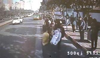 网友爆料越南事件视频大全,网友爆料揭示真相瞬间  第1张